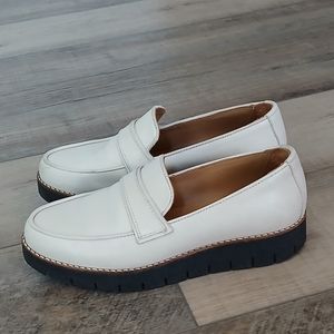 Aquatalia Genevive leather lug sole platform loafers in off white. Size 7